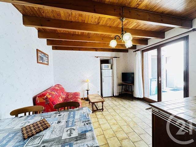 Appartement F1 à louer - 2 pièces - 35.0 m2 - FOURAS - 17 - POITOU-CHARENTES - Century 21 Aunis Immo