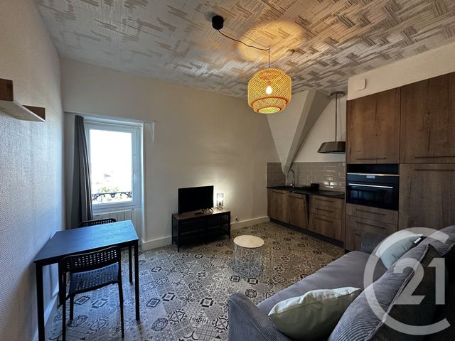 Appartement F1 à louer - 1 pièce - 21.0 m2 - ROCHEFORT - 17 - POITOU-CHARENTES - Century 21 Aunis Immo