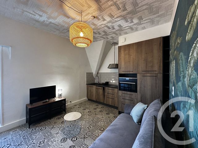 Appartement F1 à louer - 1 pièce - 21.0 m2 - ROCHEFORT - 17 - POITOU-CHARENTES - Century 21 Aunis Immo