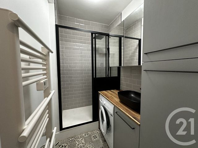 Appartement F1 à louer - 1 pièce - 21.0 m2 - ROCHEFORT - 17 - POITOU-CHARENTES - Century 21 Aunis Immo