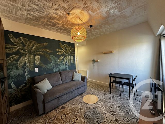 Appartement F1 à louer - 1 pièce - 21.0 m2 - ROCHEFORT - 17 - POITOU-CHARENTES - Century 21 Aunis Immo